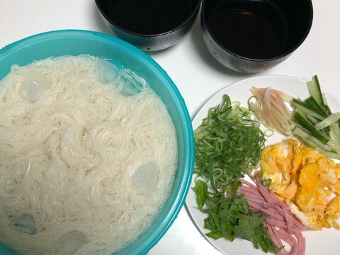 暑い時の定番！冷たいそうめん！